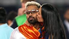 Hardik Celebrates Win With A Kiss