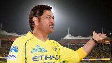 Emotional Chepauk Greets Thala Dhoni!