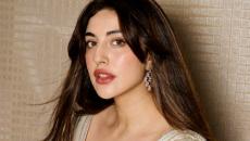 Isn't Samreen Absolutely Stunning?
