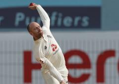 Leach Blow! England scrambles for Ashes solution 