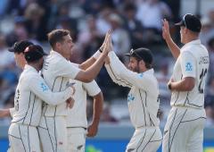 England collapse leaves first Test evenly poised