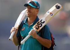 Khawaja backs under fire Warner to score big