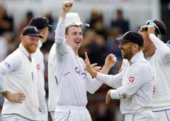 PIX: England on top after thrilling day 4!