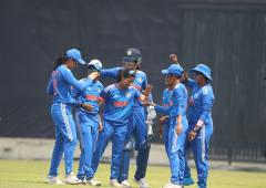PIX! Harmanpreet, spinners spin a web