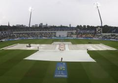 Ashes PHOTOS: Rain halts Australia's charge on Day 3