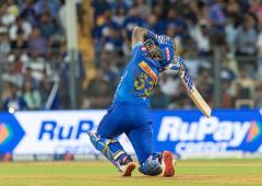 IPL 2023: Suryakumar's heartwarming gesture!