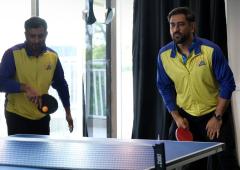 CSK's day off! Dhoni plays TT; Jadeja enjoys golf