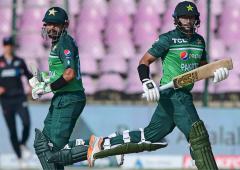 Pak should persist with misfiring middle-order: Imam