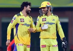 SEE: All Well Between Dhoni-Jadeja?