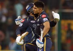 Gill-Shankar Deny RCB Wicket For 12 Overs