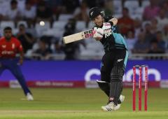 PIX: New Zealand maul England to draw T20 series