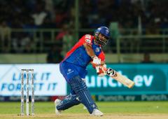 All-out attack or... : Pant on DC's aggressive chase