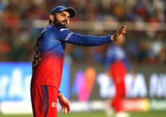 'RCB should try to chase targets to revive fortunes'