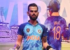 Kohli's wax statue leaves fans scratching their heads