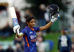 T20 rankings: Red-hot Harmanpreet rises, Deepti slips