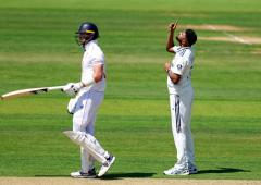 PIX: Siraj pays tribute to Diogo Jota at Lord's
