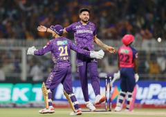 PIX: KKR edge RR by 1 run, keep play-off hopes alive