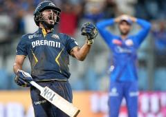 IPL PIX: GT edge MI under DLS method, go top of table