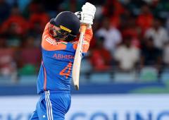 'International cricket will expose you': Amir blasts Abhishek