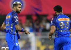 Mumbai Indians' Bowling Performance Criticised by Hardik Pandya