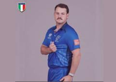 Inspired by Warne, Manenti Stars in Italy's Historic Win