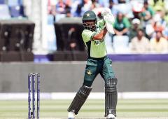 Babar, Afridi to face the axe after India debacle!