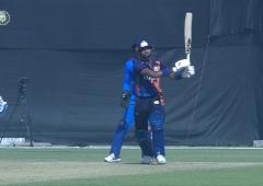 Hardik smashes five sixes in an over in losing cause!