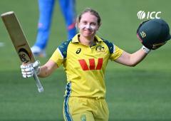 Healy scores perfect ODI swansong to crush India