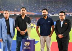 Rohit, Dhoni Create Iconic Moment Before T20 WC Final