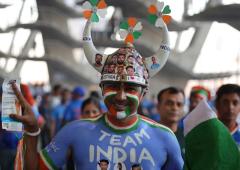 Motera turns blue as '1.4 billion fans' roar for India