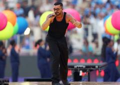 Ricky Martin rocks stadium, TV viewers slam audio