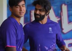 SEE: Jadeja Meets 14-Year-Old RR Sensation