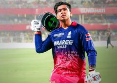 15 YO Vaibhav Sooryavanshi's Rewriting IPL History