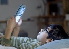 Is Your Child Addicted to TV and Mobile?