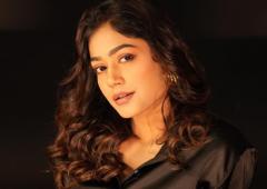 Payal Is Full-On Fabulous!