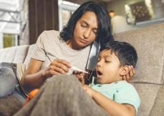 'Our 8-Month-Old Daughter Has Not Started Crawling'
