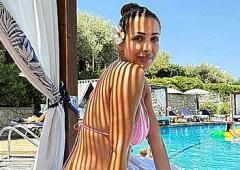 Like Malaika's Pink Bikini?