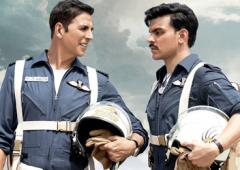 Akshay, Veer And Stolen Mahavir Chakra