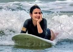 Fatima Gives You A Surfing Lesson