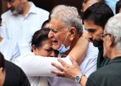 Tragic Scenes from Shefali Jariwala's Funeral