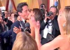 Halle Berry Recreates Adrien Brody's 2003 Oscar Kiss