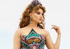 Like Urvashi's Parrot Clutch?