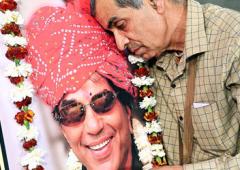Fans Pay Homage To Dharmendra