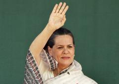 Like Queen Elizabeth, Sonia Gandhi should continue
