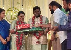 A Wedding Where Guests Gifted Books!