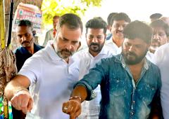 Rahul Tries His Hands At Making Dosa