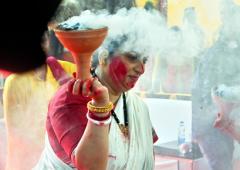 When Smriti Performed Dhunuchi Naach
