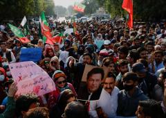 'Pakistanis see Imran as the saviour'