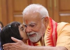 PIX: Modi celebrates Raksha Bandhan with children