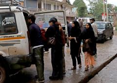 Families Flee To Escape Pakistan Shelling